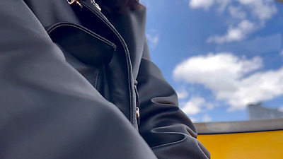 Public lesbian sex in amusement park (real)