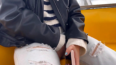 Public lesbian sex in amusement park (real)