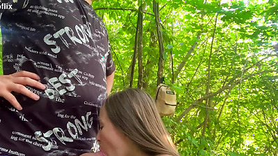 Amateur Slim Teen Gives Blowjob And Fucked In The Woods
