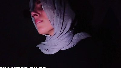 My sisters Muslim friend snuck into my room