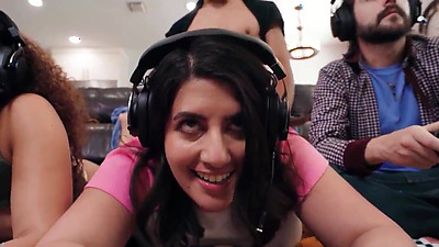 Gamer / Reality Kings