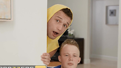 BRAZZERS - Lucky Jimmy Falls In Lust With Jennifer White & Ends Up Having A threeway With Her & His Stepsister Harley King