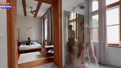 She didn't Mind to Join them! - Amateur Group Fuck