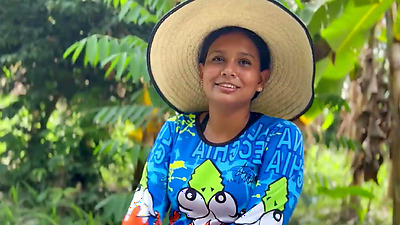 I MEET THE NEIGHBOR'S COUNTRYWIFE ON THE ROAD AND SHE SUCKS MY COCK WITH A SWALLOW OF CUM IN EXCHANGE FOR A NEW CELL PHONE