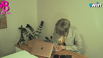 Милфа начальница залетела от подчиненного (4 Серия)