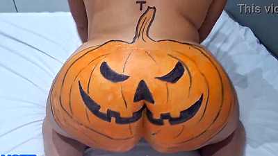 My stepsister's big butt kept me awake (HALLOWEEN SPECIAL)