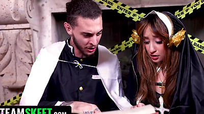 Hottest Halloween Ever! I Fucked My Little Step-Sister’s Virgin Pussy To Break the Curse! - MYLF