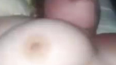 esse vagabundo enfiou a mão inteira na minha bucetinha