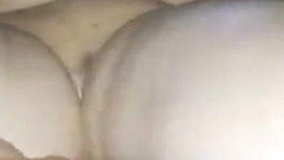 esse vagabundo enfiou a mão inteira na minha bucetinha