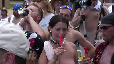 Nudes A Poppin - Angelica Bella