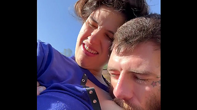 I invite my neighbor over drink hot milk out of my tit