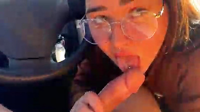 While Waiting for Roadside Assistance, Cute Girlfriend Gives a Quick Blowjob in the Car.