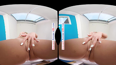 Day Dreaming Of Fucking Your Favorite Pornstar Richelle Ryan? This VR Experience Is What You Need