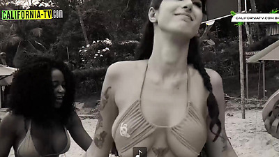 Hot Influencer Kisses Married Tourist On Beach In Brazil!