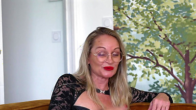 Sonia, 50 Years Old, Future Life Coach! - Little Blonde