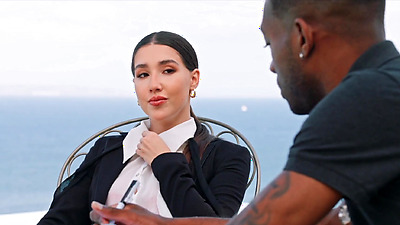 BLACKED BBC-Loving Cutie Lisa Is A Pro At Sealing The Deal