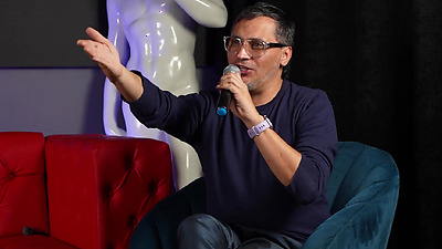 Big booty Latina has hard sex in front of fat wanker in public - Knock Knock & Juan Bustos Show