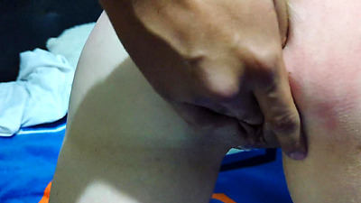 Follo con la hermana de mi amigo mientras el juega en su celular