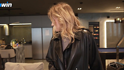 No condom. She fucks with a stranger an hour after meeting. A creampie in a hotel room. (Milka Way)