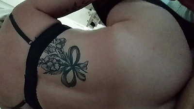 INCROYABLE : Belle-mère baisée par son fils à côté de son mari qui dort - JULIEHOTMOM