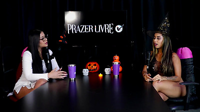 Size doesn't matter, he told us about his life as an exhibitionist, and his favorite places to have sex are... - Casal Fada Prazeres (SHEER/RED) Halloween