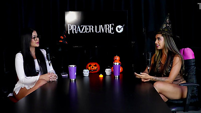 Size doesn't matter, he told us about his life as an exhibitionist, and his favorite places to have sex are... - Casal Fada Prazeres (SHEER/RED) Halloween