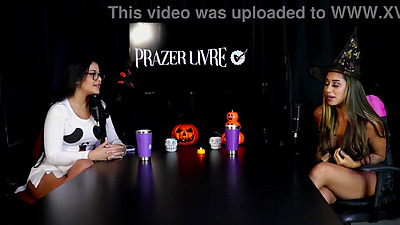 Size doesn't matter, he told us about his life as an exhibitionist, and his favorite places to have sex are... - Casal Fada Prazeres (SHEER/RED) Halloween