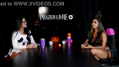 Size doesn't matter, he told us about his life as an exhibitionist, and his favorite places to have sex are... - Casal Fada Prazeres (SHEER/RED) Halloween