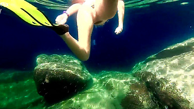 Hot Amateur Hairy Milf Underwater With Plug In Butthole