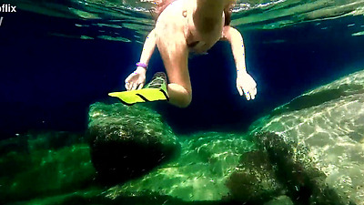 Hot Amateur Hairy Milf Underwater With Plug In Butthole