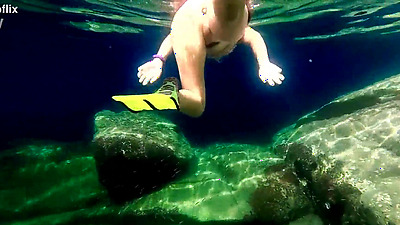 Hot Amateur Hairy Milf Underwater With Plug In Butthole