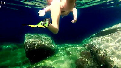 Hot Amateur Hairy Milf Underwater With Plug In Butthole