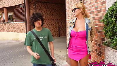 18 years old dude has A LOT to learn: 49yo Victoria Vera teaches him a lesson!!