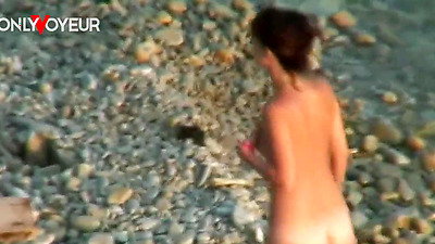 Beach Voyeur. She wanted to swallow, but got just body cumshot. Very hot couple beach sex!