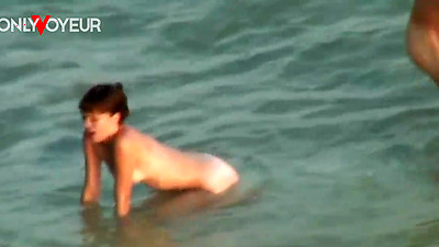 Beach Voyeur. She wanted to swallow, but got just body cumshot. Very hot couple beach sex!