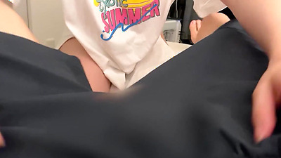 学年で一番かわいい友達とゲームをするなら、彼女を中に出しなさい