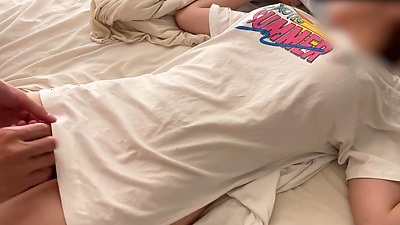 学年で一番かわいい友達とゲームをするなら、彼女を中に出しなさい