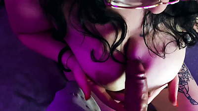 I fuck my gamer roommate and cum on her feet