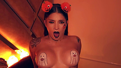 Voodoo Slut gets creampie in her anus