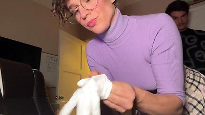 Hot Milf Comparess Condom vs. No Condom