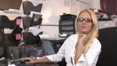 Handjob Tryout With Riley Evans