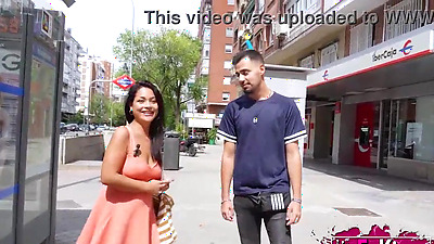 Colombian BOMBSHELL is back for more! Carol Linda loves PUBLIC flashing