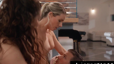 Shook Teen Has Raw 4Some