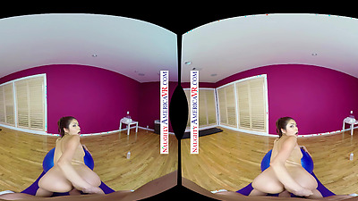 Sami Parker Is All Ready To Go After Stretching Out In Yoga