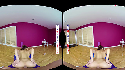 Sami Parker Is All Ready To Go After Stretching Out In Yoga