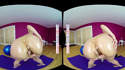 Sami Parker Is All Ready To Go After Stretching Out In Yoga