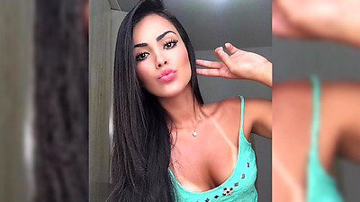 Handjob for Lorrainy Rosa Very hot brunette