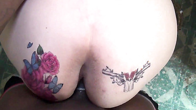 Late night quickie before her husband gets home from work