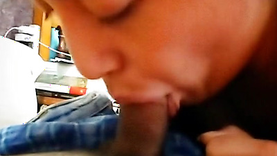 Me follo a la más puta de la universidad mientras vemos una pelicula