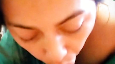 Me follo a la más puta de la universidad mientras vemos una pelicula